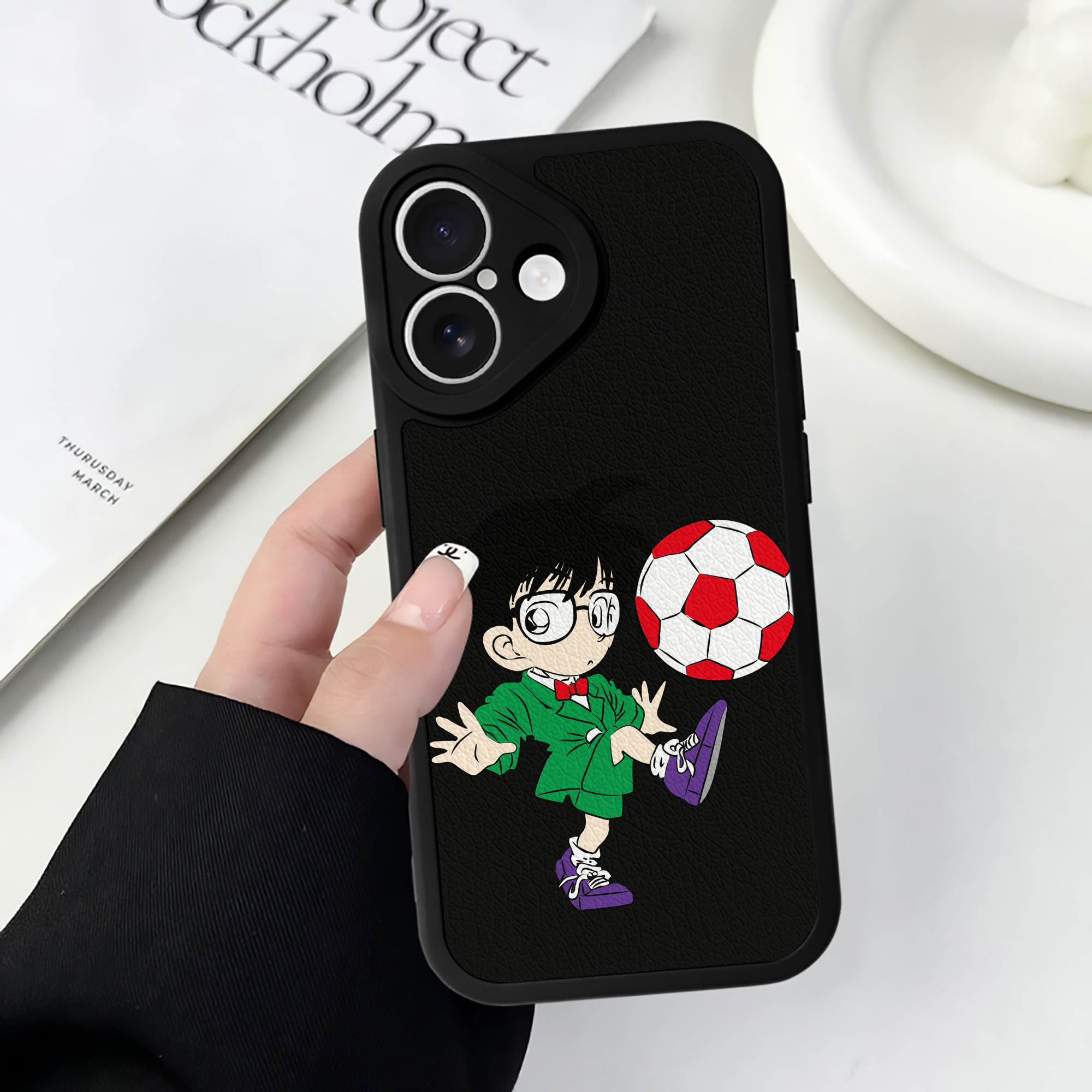（画像用） 名探偵コナン 江戸川 コナン Detective Conan Conan Edogawa 【iPhone 16シリーズ対応】シリコンスマホケース（レザー調） 材質：シリコン